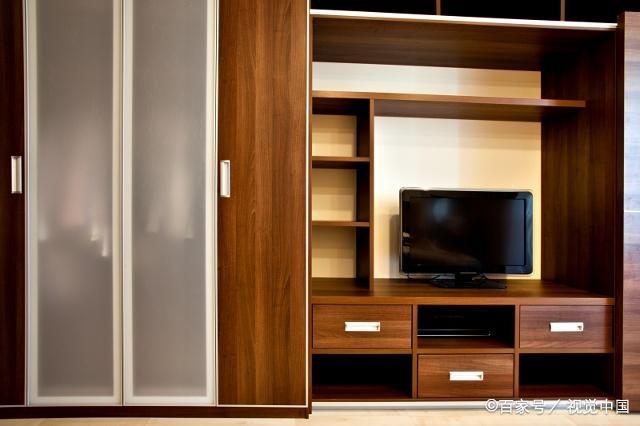 从设计师闺蜜那里取经，，，，，，，，定制衣柜需要注重的“3个地方”，，，，，，，，别忽视